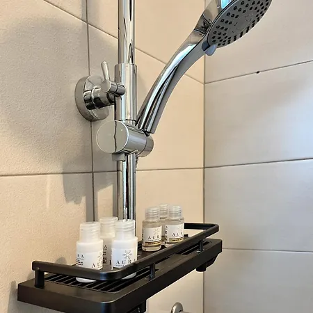 The Lake-side Corner Апартаменты